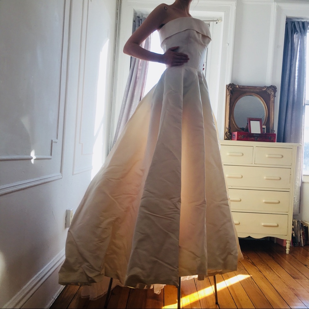 GORGEOUS SATIN WEDDING GOWN,SATIN COVERED BUTTONS